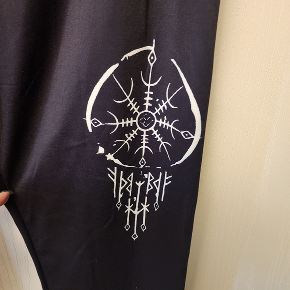 Black Viking Graphic Leggings - Picture 2 of 4